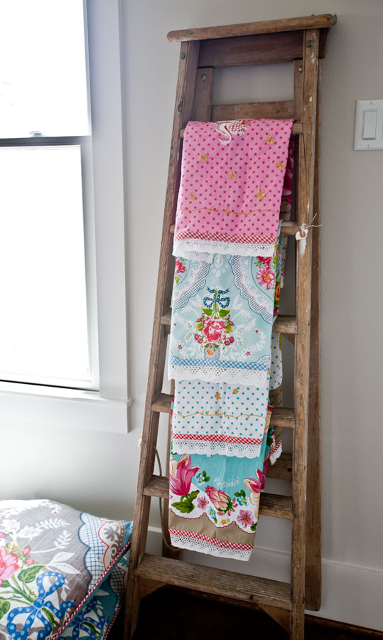 Display towels on a Vintage Ladder Cedar Hill Farmhouse