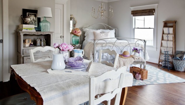 guest-quarters-white-French